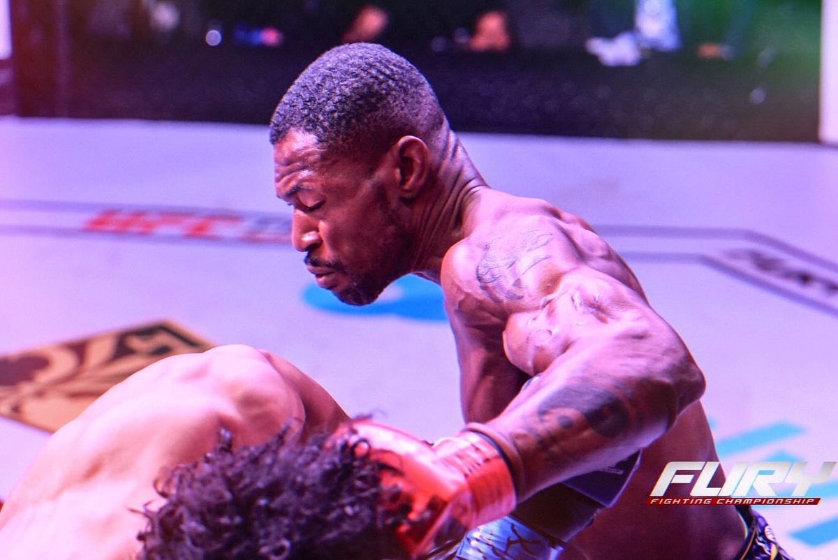 AceTheAssassin_'s tweet photo. This is such a a wild and unforgiving sport, being a professional athlete gives you the opportunity to change your live upon victory but also the chance to lose it all upon defeat. I love this life I live and that I’m able to provide for my family with my skills,  #mma #ufc https://t.co/O2THv6K5eB