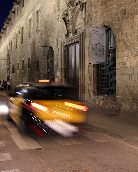 bcncultura's tweet photo. L’itinerari "BCN nocturna &amp; criminal" et mostra la crònica negra de la ciutat dels últims dos-cents anys.

@cultruta et proposa un viatge al llarg de dos segles per explorar la història més sinistra de la ciutat.

Divendres i dissabtes del 20/07 al 14/09.

https://t.co/46s7vH7vHT https://t.co/rqHqMM8jzk