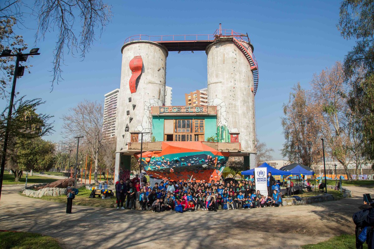 ACNUR Cono Sur (@acnurconosur) on Twitter photo ¡Parkour, escalada, bicicleta y baile!
En Santiago 🇨🇱, <a href="/Deporte_Libre/">DeporteLibre</a> con el apoyo de ACNUR promovió la inclusión a través del deporte con una actividad comunitaria en el Parque Los Silos.
Diversas familias en un espacio de integración y solidaridad fueron las protagonistas. ¡Parkour, escalada, bicicleta y baile!
En Santiago 🇨🇱, <a href="/Deporte_Libre/">DeporteLibre</a> con el apoyo de ACNUR promovió la inclusión a través del deporte con una actividad comunitaria en el Parque Los Silos.
Diversas familias en un espacio de integración y solidaridad fueron las protagonistas.