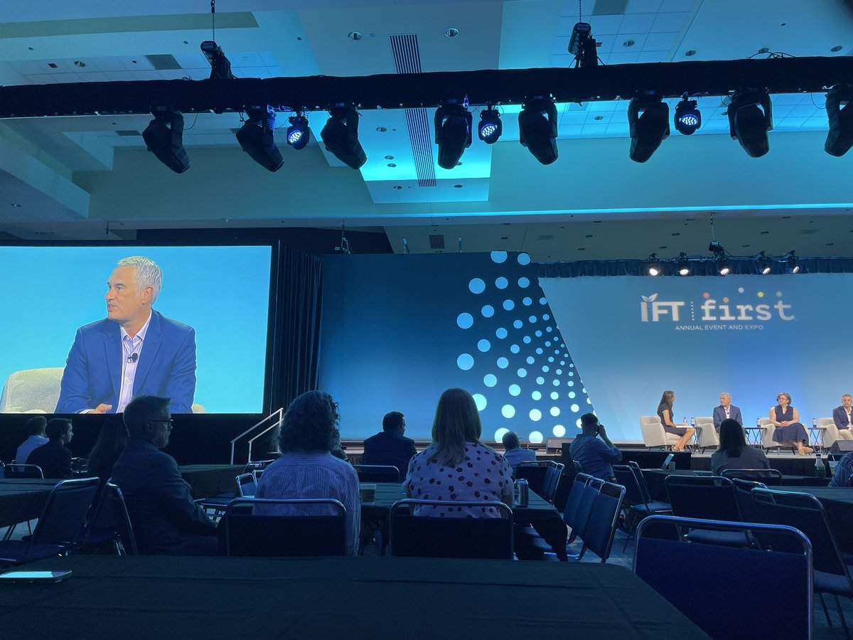 “The distinction [scientists have] compared to politicians and lawyers is we can do experiments to settle arguments” <a href="/KevinH_PhD/">Kevin Hall</a> at #IFTfirst session on UPF