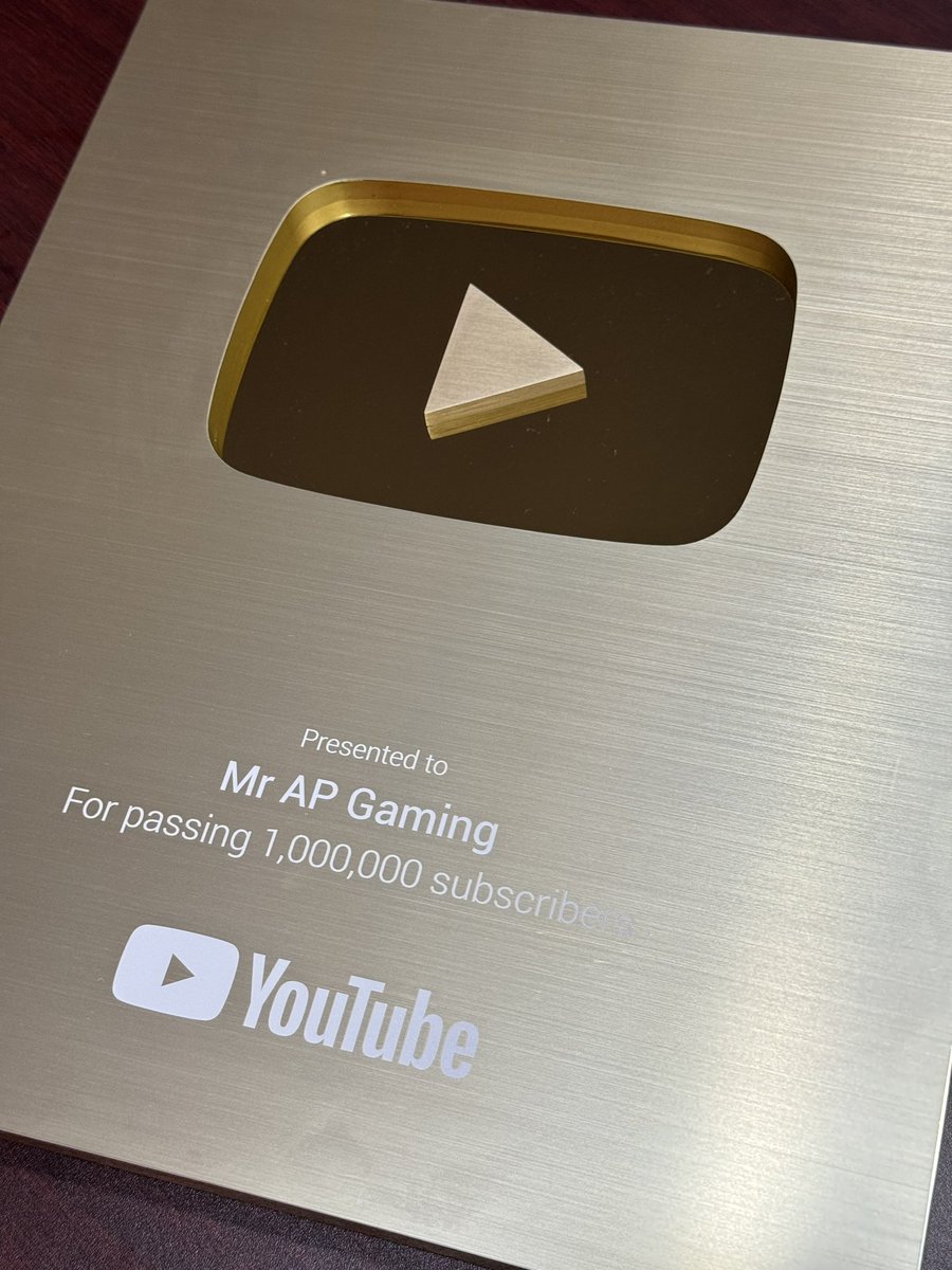 Code: AP tweet media