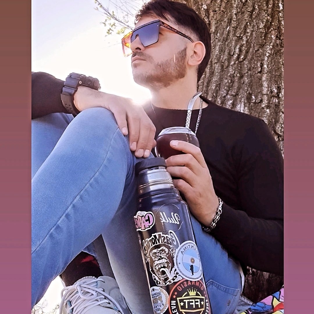 sambucarioca18's tweet photo. #NuevaFotoDePerfil https://t.co/7sFJK3gujl