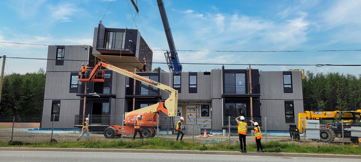 NordicStructure's tweet image. Phase 2 des Pavillons du 49e, installé en 2 jours 1/2!!⚡️
//
Phase 2 of the Pavillons du 49e, erected in place in just 2.5 days!!⚡️

#villedechibougamau #percharchitecture #partanguay @mrnfqc