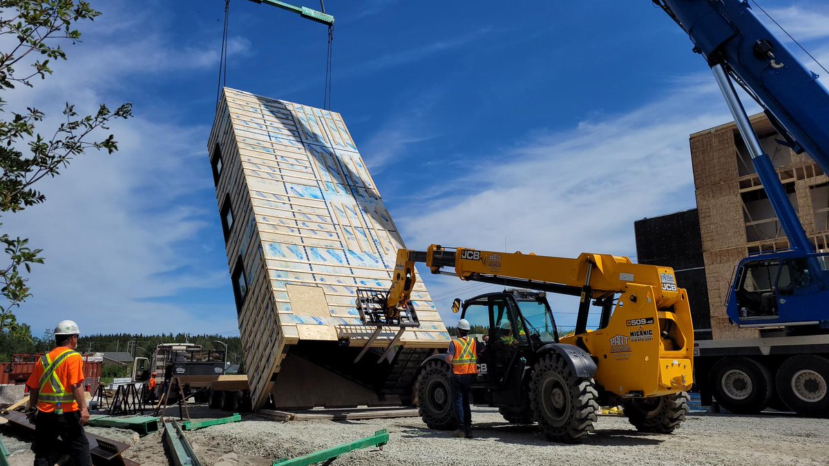 NordicStructure's tweet image. Phase 2 des Pavillons du 49e, installé en 2 jours 1/2!!⚡️
//
Phase 2 of the Pavillons du 49e, erected in place in just 2.5 days!!⚡️

#villedechibougamau #percharchitecture #partanguay @mrnfqc