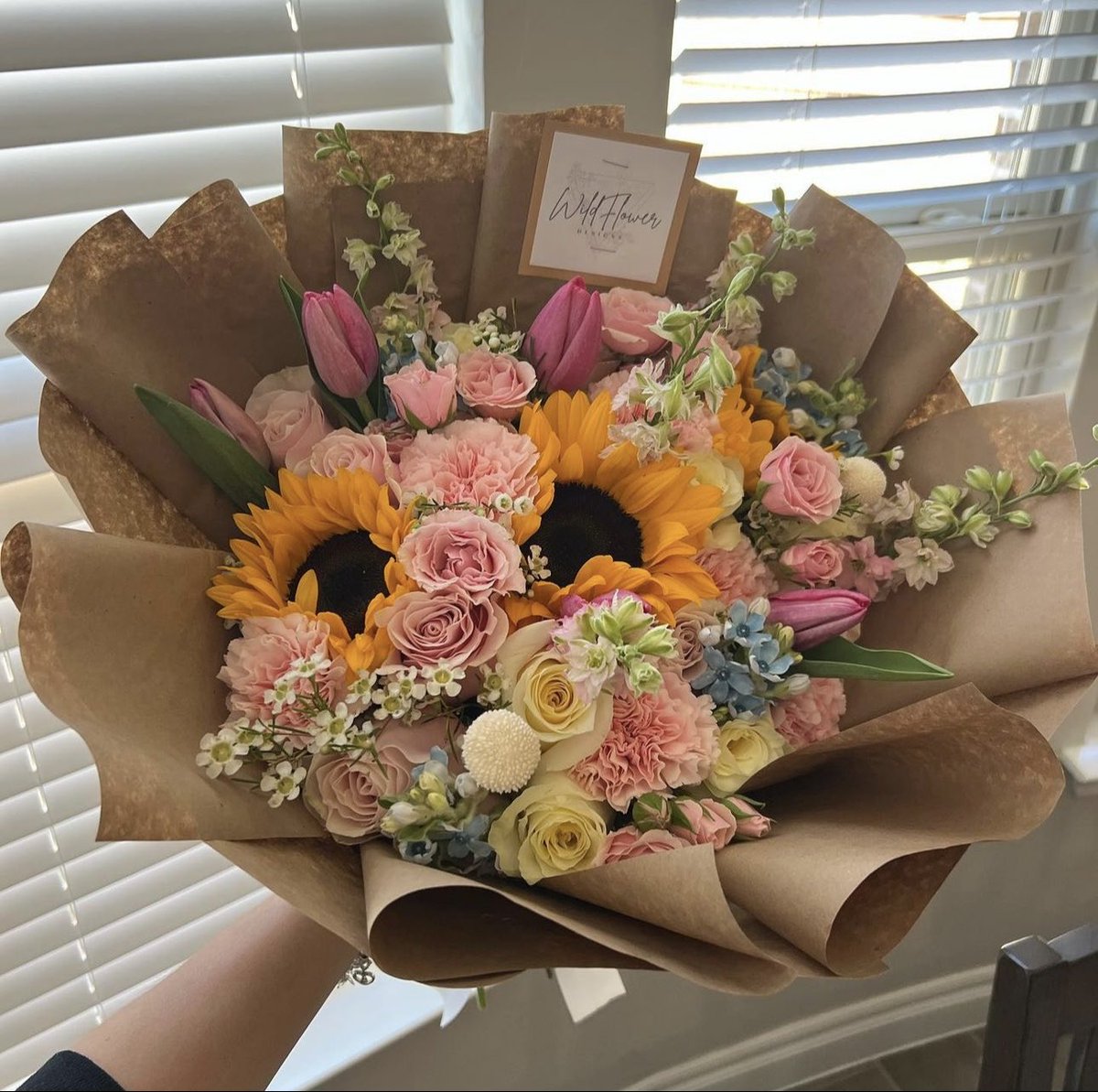 sunflowerchives's tweet photo. Blooming just for you 💐 https://t.co/K1hGuaKByR