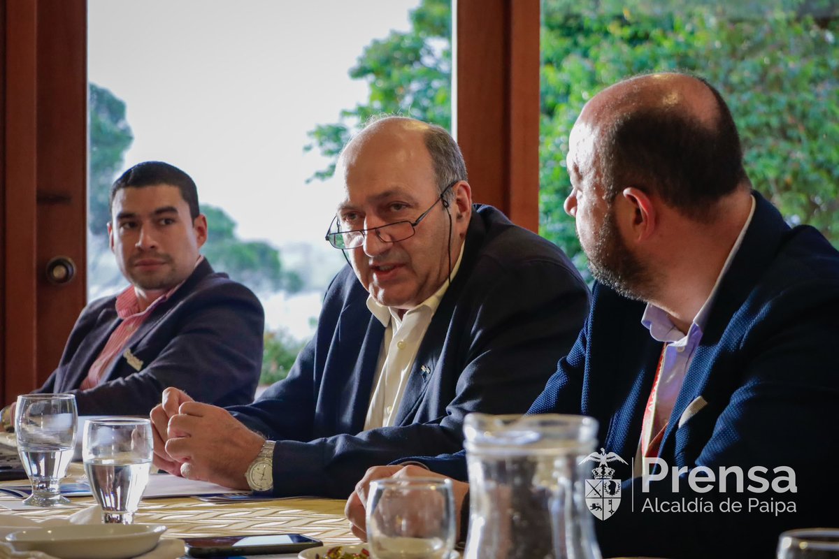 AlcaldiaDePaipa's tweet photo. Dr Rodrigo Castro, médico fisiatra y a todos los representantes de agua termal en Colombia. 🇨🇴 

Concluímos una exitosa mesa de trabajo, con grandes expectativas para traer la feria @Termatalia a Paipa en 2025. 🌊

#GermánCamachoAlcalde
#PaipaNosMueve
#ItpPaipa https://t.co/UHkXPOBs5z