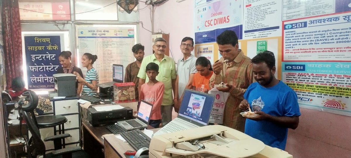 dmjagdeep's tweet photo. Today VLE Pradeep from Rewari celebrates 🎊 🎉 CSC Diwas at their centre with great zeal , He is also a Bank BC and providing all CSC services to the citizens from last 8 years🙏🏻💫. https://t.co/L5XvdxS6jK