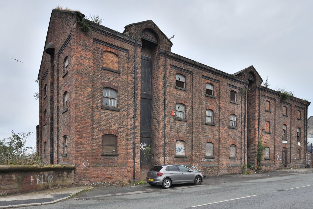 Liverpool1207's tweet photo. 150 years old this year, Bankhall Canal Warehouses
#HeritageLiverpool https://t.co/Gzp2x3FRRx