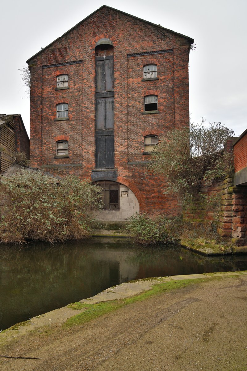 Liverpool1207's tweet photo. 150 years old this year, Bankhall Canal Warehouses
#HeritageLiverpool https://t.co/Gzp2x3FRRx