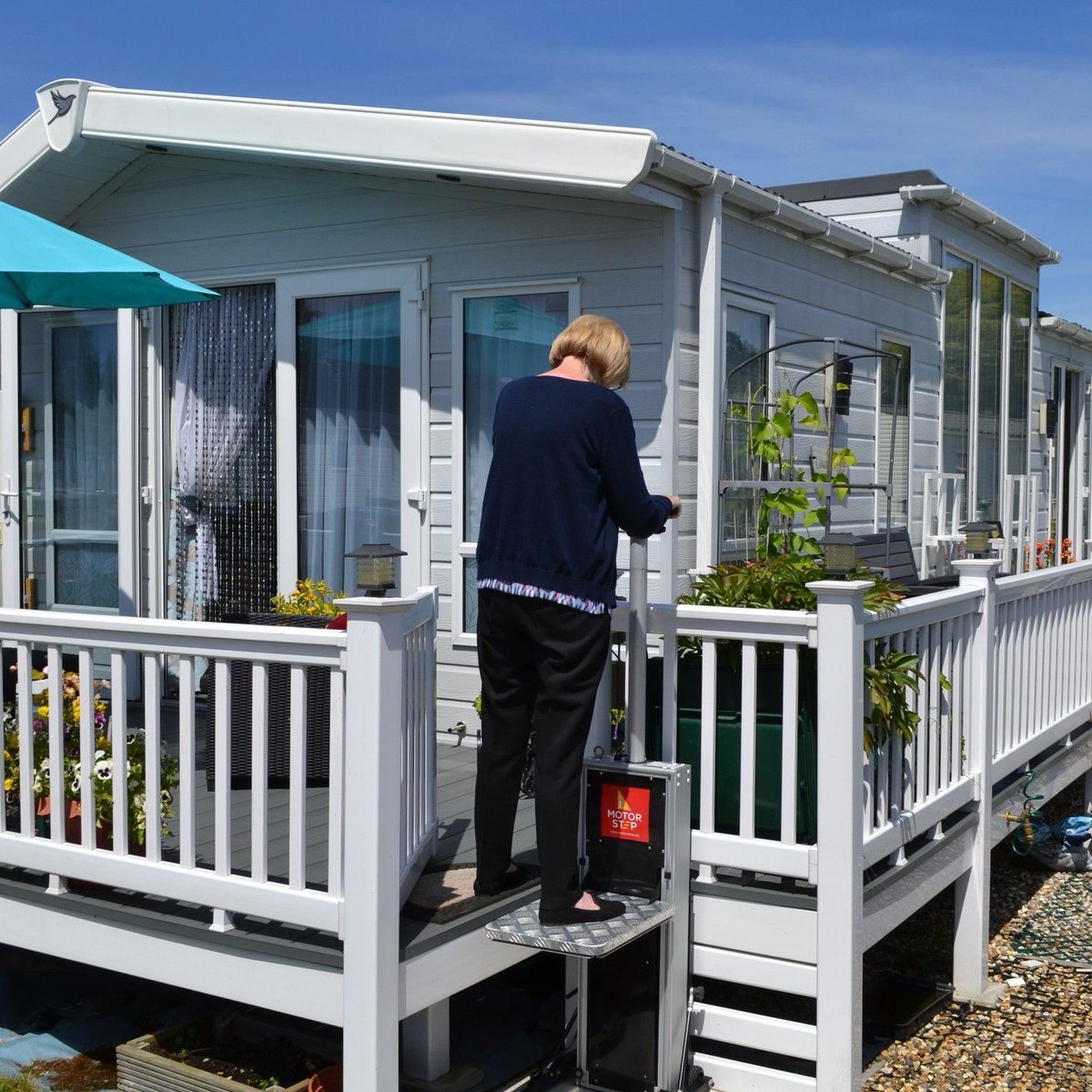 Camping_Direct's tweet photo. 💚 "My Husband has been struggling for years with the steps into our static caravan. Motorstep demonstrated their product &amp; gave us advice. My husband finds it so easy to use." 👍 
https://t.co/wyKwNiECKB
#CaravanAccessories #Motorhome #MobilityEquipment #Accessibility @motorstep https://t.co/bmbplqTAET