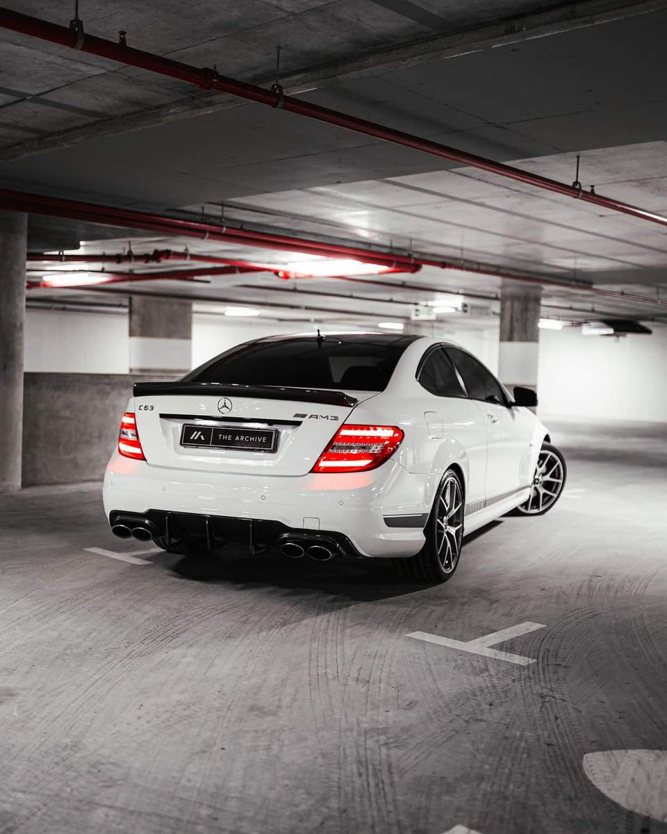 BoitumeloCaleb's tweet photo. R1 150 000
2014 Mercedes C63 AMG Coupe Edition 507
(52 000 km). https://t.co/G6waqaPEhc
