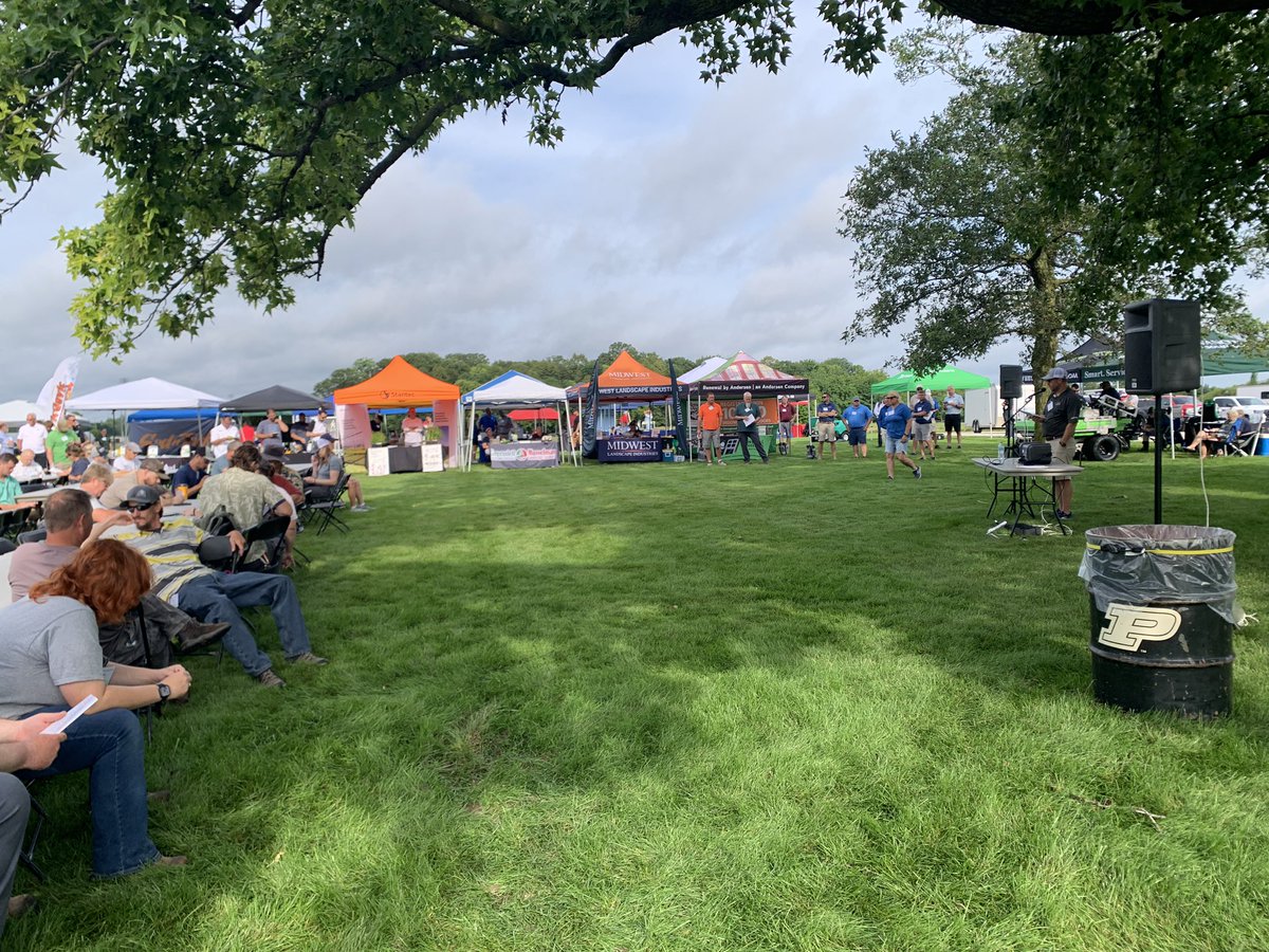 BIGTurfKnowHow's tweet image. Some opening remarks from Dr Patton to kick off our Purdue Turf and Landscape summer field day this morning