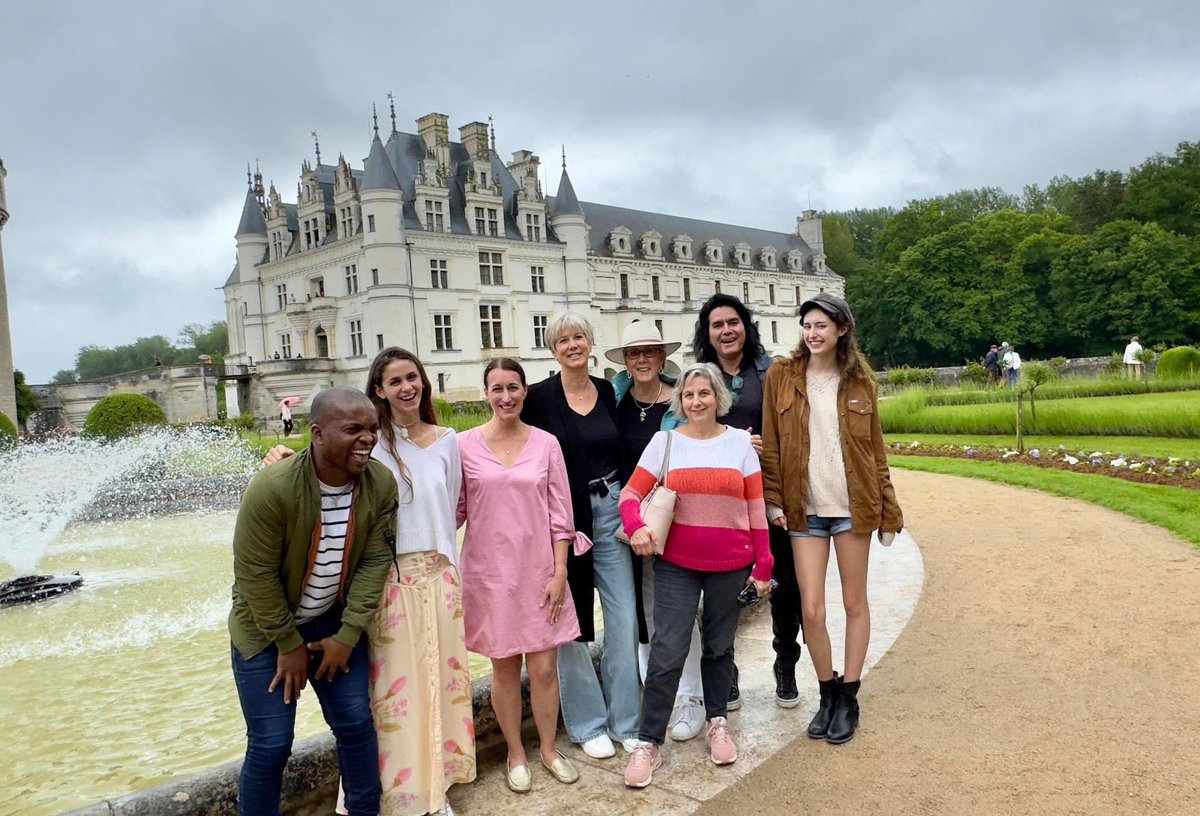 lecalabash's tweet photo. At Le Calabash we love sharing history, culture and friendship with all our culinary friends from around the globe 😉🥂🇫🇷

Au Calebasse, nous aimons partager l'histoire, la culture et l'amitié avec tous nos amis culinaires du monde entier 😉🥂🇫🇷

#cookingtravels #gourmettravel https://t.co/Nl8ecDxKXm