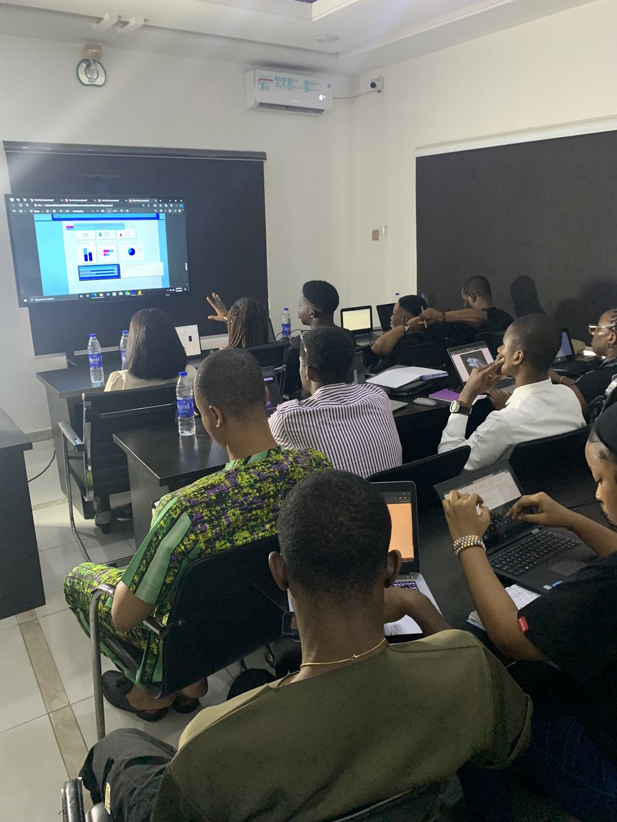 Kodexafrica's tweet image. Our graduates also shared their experiences, making the day even more special. Congrats to our graduates.

#KodexAfrica #TechGraduation #Innovation #FutureLeaders #GuestSpeakers