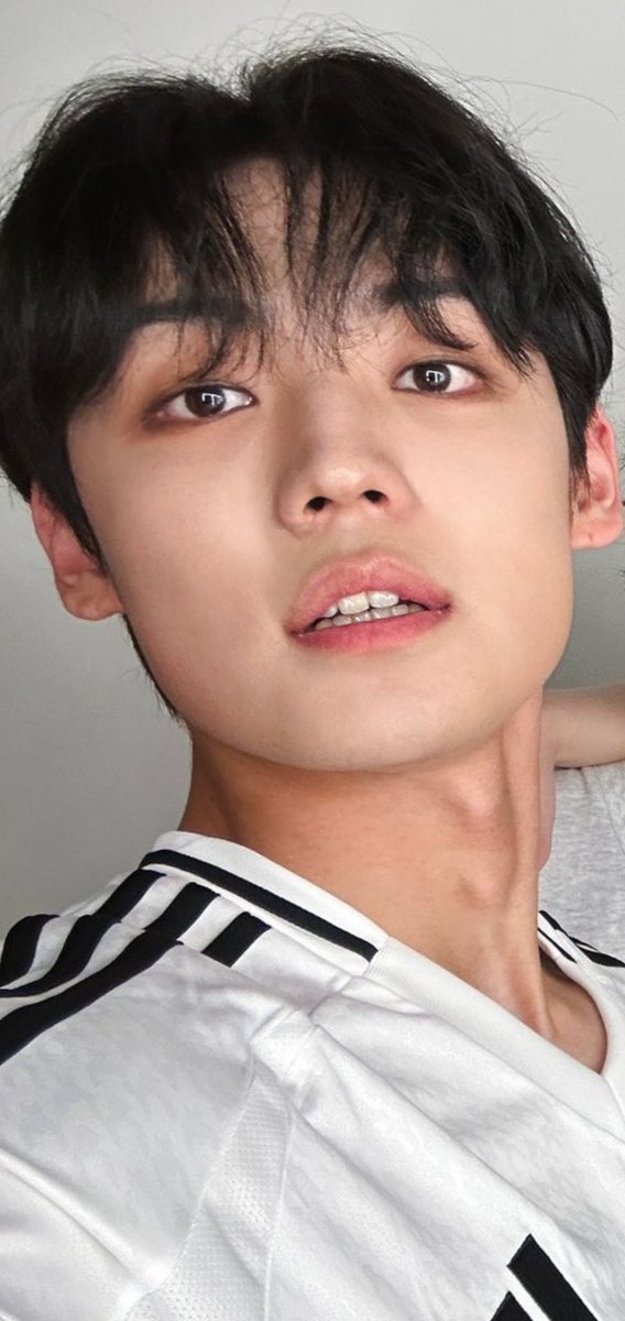 junheesbutter's tweet photo. IT IS TOO EARLY AND I WAS NOT PREPARED 😮‍💨 https://t.co/nBrpcdgwG1