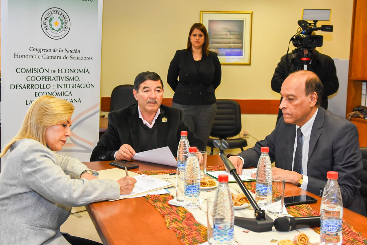 Agenda Paraguay (@agparaguay) on Twitter photo El senador <a href="/senadorcarlosnu/">Senador de la Nación Carlos Núñez Agüero</a> fue reelecto presidente de la Comisión de Economía y Cooperativismo del Senado, como vicepdta fue electa la senadora <a href="/SenaHermelinda/">Hermelinda Alvarenga de Ortega (Oficial)</a> y relator <a href="/MarioSenadorPY/">Mario Varela Cardozo</a>. Es para el período 2024 - 2025. El senador <a href="/senadorcarlosnu/">Senador de la Nación Carlos Núñez Agüero</a> fue reelecto presidente de la Comisión de Economía y Cooperativismo del Senado, como vicepdta fue electa la senadora <a href="/SenaHermelinda/">Hermelinda Alvarenga de Ortega (Oficial)</a> y relator <a href="/MarioSenadorPY/">Mario Varela Cardozo</a>. Es para el período 2024 - 2025.