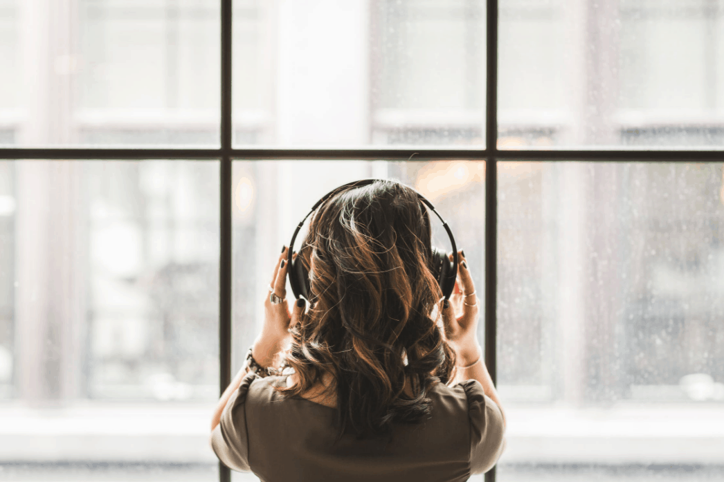 hypebot's tweet photo. Exploring Major Labels: A fresh perspective from Amanda Schupf of Max Music https://t.co/ygNfAai23H #MusicIndustry #MajorLabels #MusicBusiness #RecordLabels #IndustryInsights https://t.co/YCPQ4dKL24