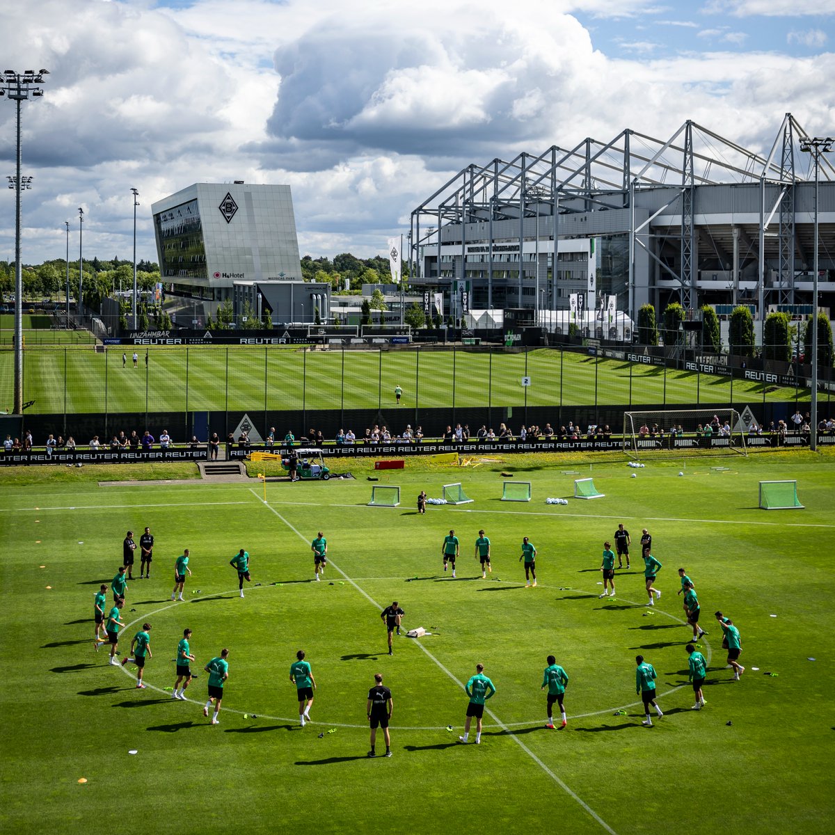 Borussia tweet media