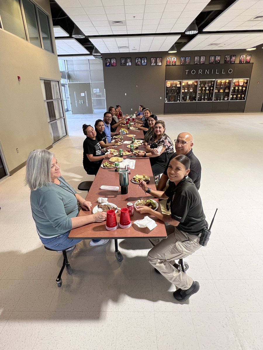 espinozam_TISD's tweet photo. Starting 2024-2025 school year the right way at #TornilloHighSchool 
#besteam
#workfamily
 #yummy
#TISDProud🫶🏼 https://t.co/K3mID9wNfO