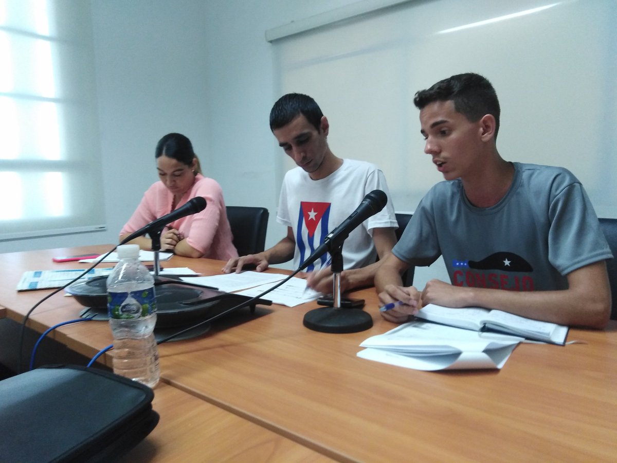 HendyPrez2's tweet photo. Comienza videoconferencia correspondiente a la Esfera Educación Salud y Deporte. Se analizan temas de suma importancia para la atención a nuestros Jóvenes. #ModoVerano #UJCuba.  .@MeyvisEstevezE @UJCdeCuba https://t.co/fbUdFAjb9m
