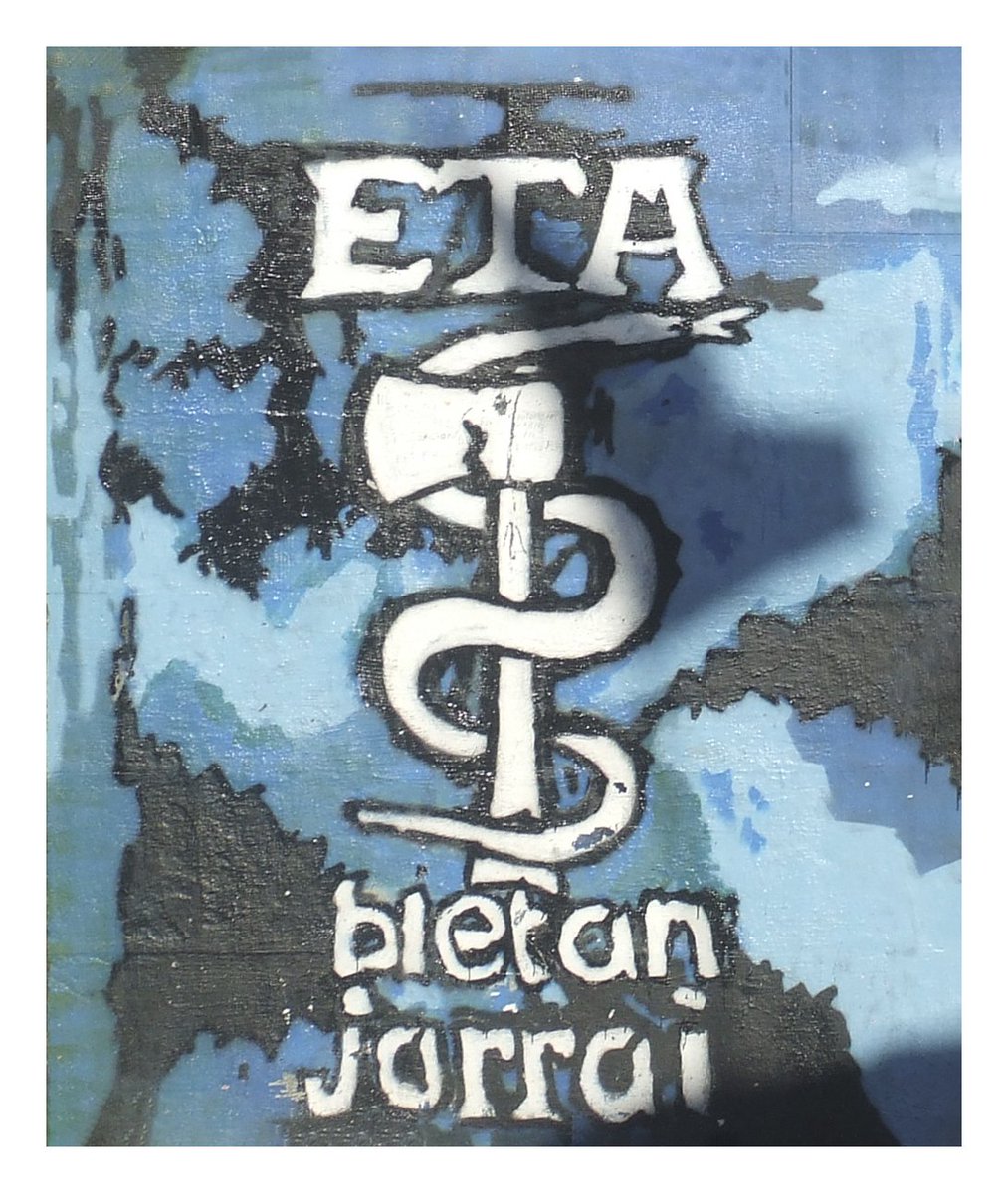 Pues yo quisiera resignificar este logotipo tan chulo y hacer camisetas, pero entiendo que es poco respetuoso con la víctimas, así que nada.
Ojalá los rojigualdos tuvieran la misma sensibilidad hacia las víctimas del franquismo.