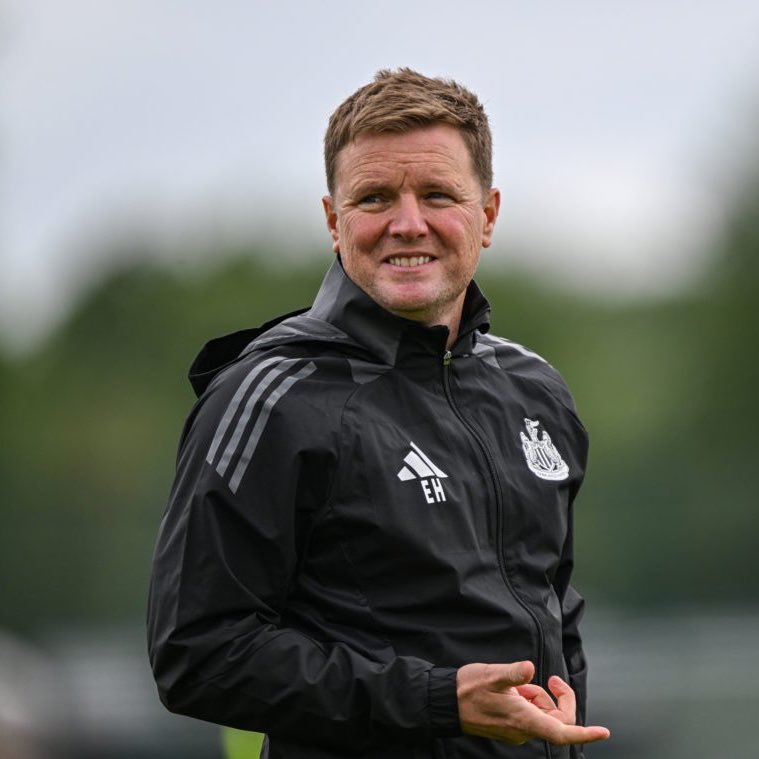 FanZoneUK's tweet photo. Who will replace Gareth Southgate as the next England manager? 🏴󠁧󠁢󠁥󠁮󠁧󠁿🤔

Graham Potter 5/2
Eddie Howe 5/2
Lee Carsley 11/4
Jurgen Klopp 10/1
Mauricio Pochettino 11/1
Thomas Tuchel 18/1

#ThreeLions | #England https://t.co/SnXTD0ROVp