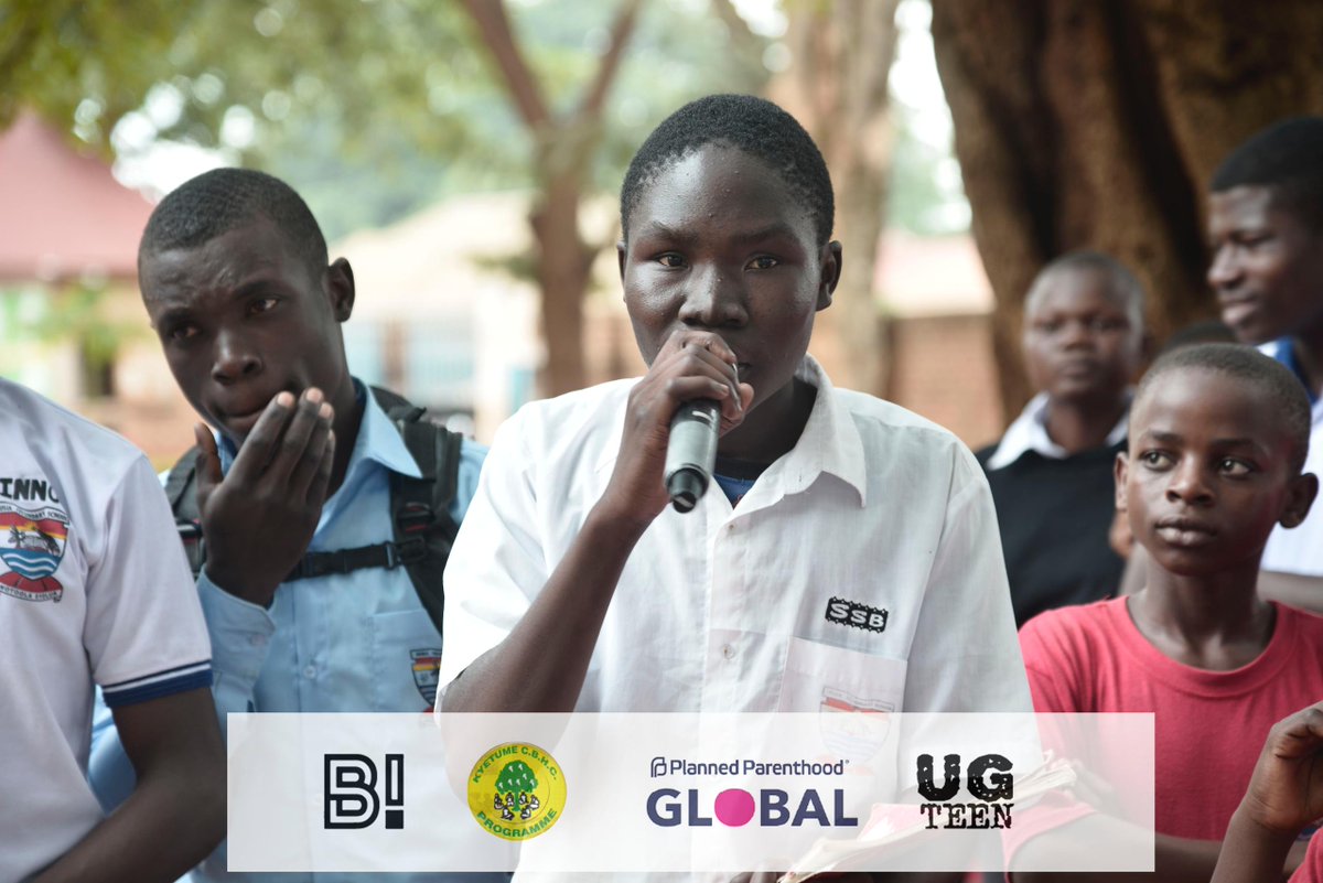 KyetumeC's tweet photo. Community dialogue on SRHR with Busia SS for an open mic discussion; Doctor Silas Gogo from Reproductive Health Uganda leads the students through a Q&amp;A discussion. https://t.co/QLeaQQZAOz