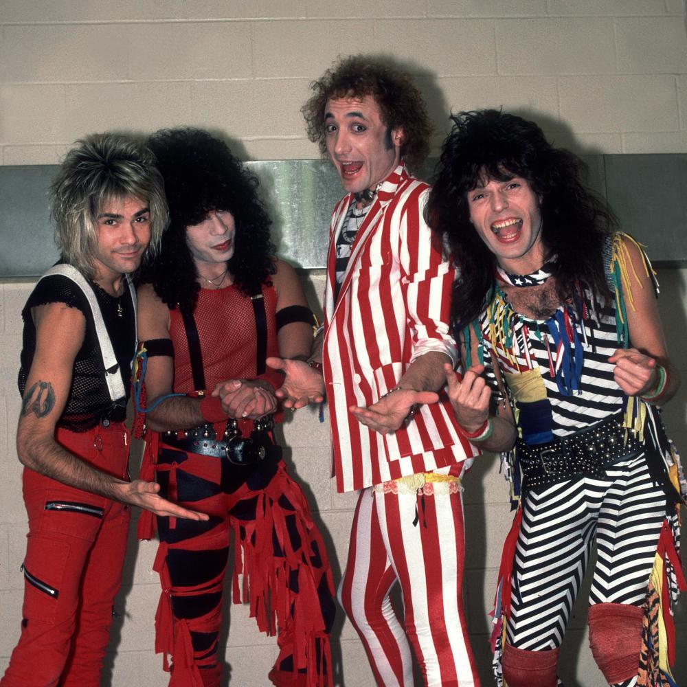 hitosdelrock's tweet photo. 16-07-1984: La banda Quiet Riot edita su cuarto disco de estudio "Condition Critical", con temas como "Party All Night" o "Mama Weer All Crazee Now" (cover del grupo inglés Slade). El álbum no alcanzó la popularidad de su predecesor y recibió críticas negativas de la prensa https://t.co/Kbey78CYcu