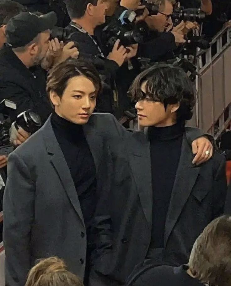 thvjk_4ever's tweet photo. Jungkook being THAT type of boyfriend for taehyung — a #taekook thread; https://t.co/NhCxTVqAxX