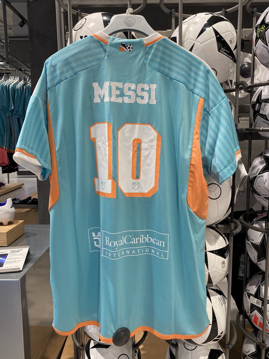 TheKitsbaia tweet media