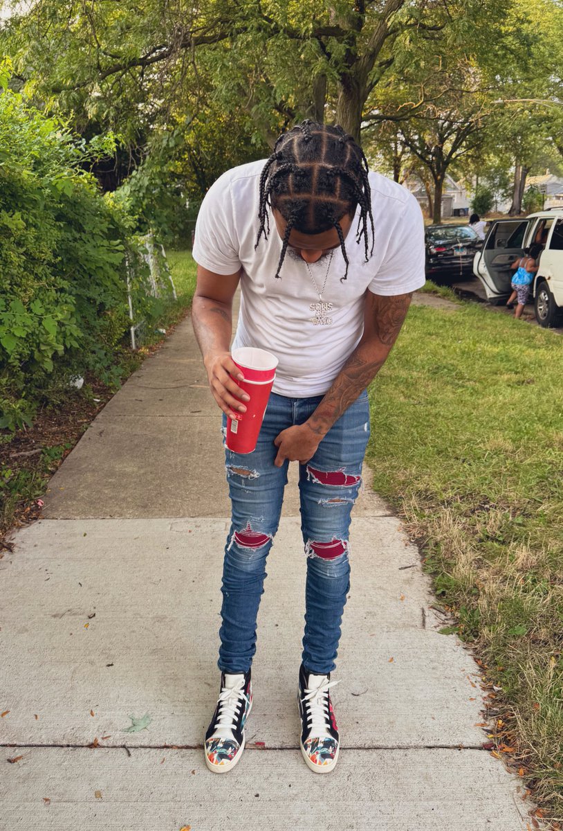 GrindhardJae's tweet photo. just made a dub up off a glitch, tucked in my miris issa sw💥tch. https://t.co/rJfmH9ME7B