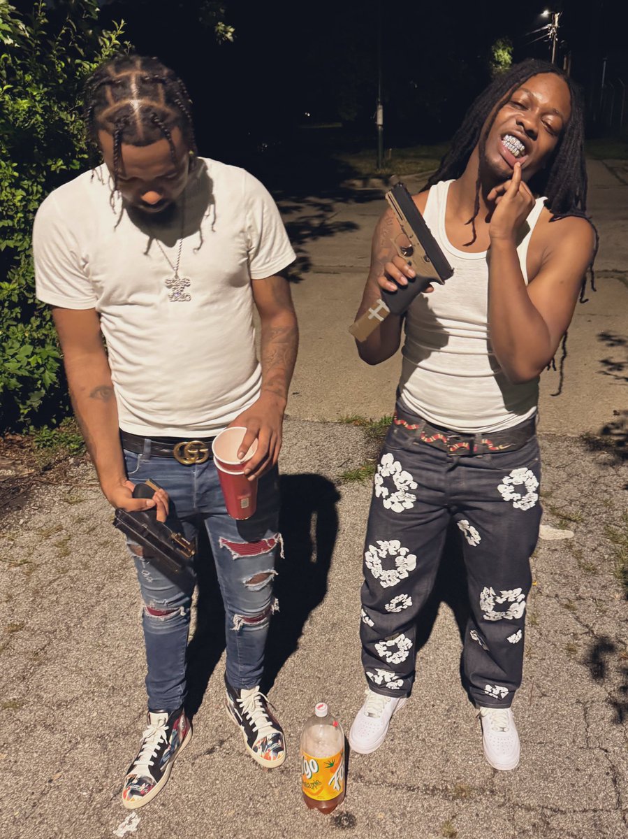 GrindhardJae's tweet photo. just made a dub up off a glitch, tucked in my miris issa sw💥tch. https://t.co/rJfmH9ME7B