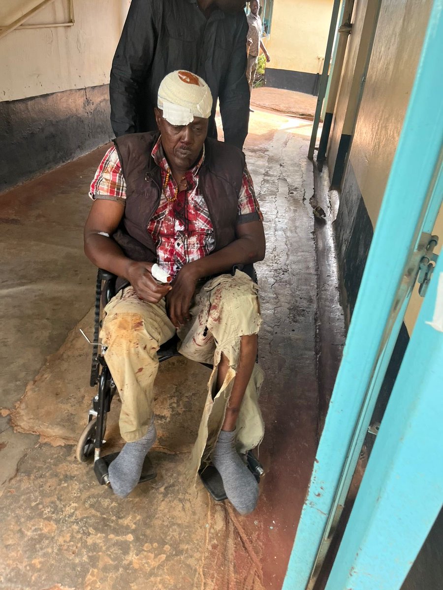 RodgersKipembe's tweet image. Peaceful protestors handled a hired goons gently.

#RutoMustGo.