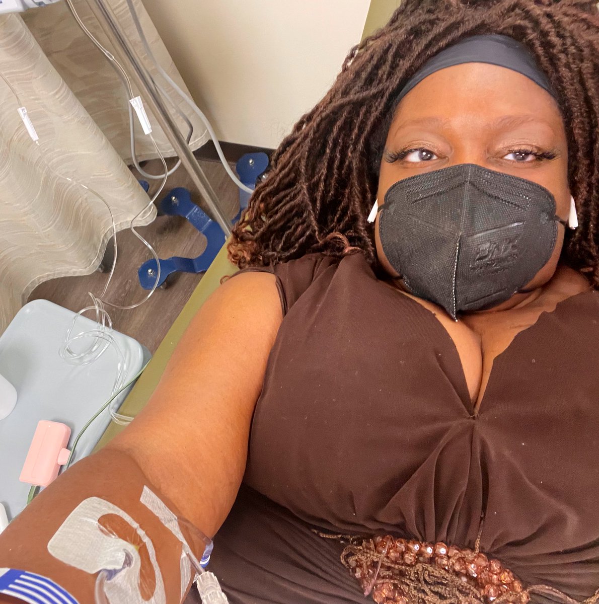 Another day dawns in dystopia.

Another day of baby unicorn tears infused 

And almost out of funding. 

Please help because my only hope  left is community.

account.venmo.com/u/TinuWrites
$ TinuWrites 

#DisabilityCrowdFund 
#ShowUpForWishes
#MutualAidRequest
