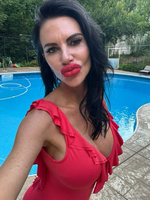 Are you only going to kiss these lips?💋  💛https://t.co/93Vj2VIQqS💜 https://t.co/ZlFVU3Gehz<a href="/tag/mvsales"class="tags"><span>#mvsales</span></a>