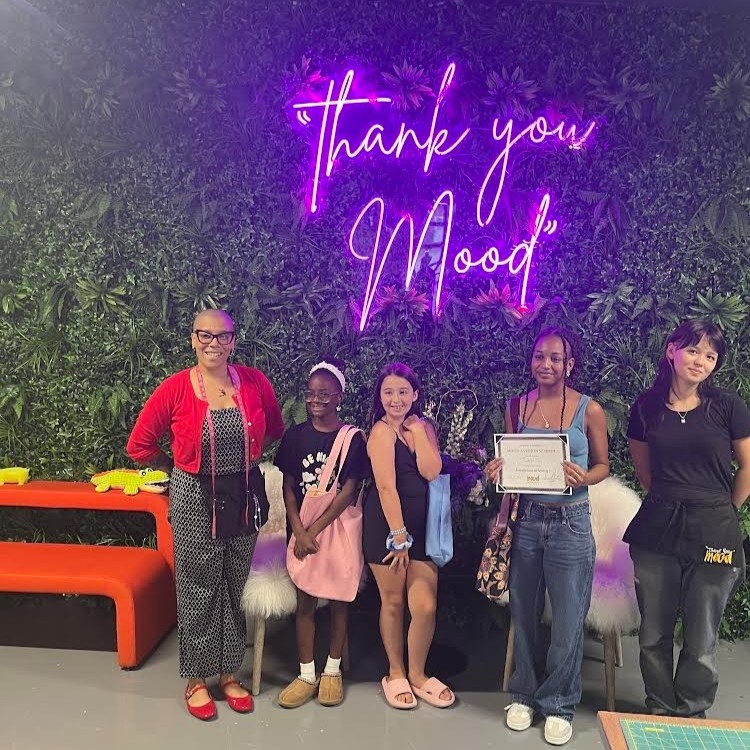 Mood_Fabrics's tweet photo. Congratulations to the first graduates of our Foundations I sewing course at Mood Fashion School! 🎉 Start your sewing journey with us at https://t.co/XvvhrMkttC. We can't wait to see you in Foundations II!

#MoodFashionSchool #SewingClasses #SewingCommunity #FreeClasses https://t.co/rF2yTG2tOj