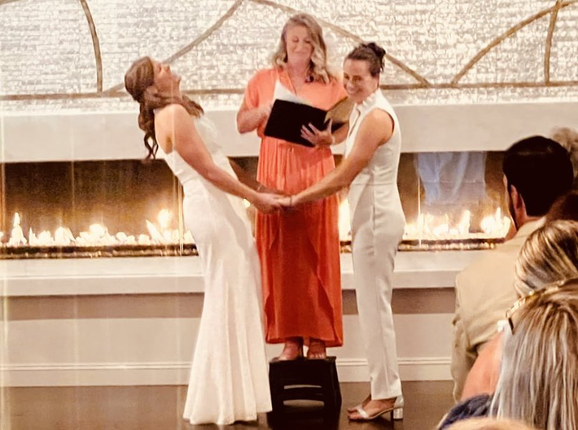 I now get to call this beautiful woman my wife. 💃🏻😍