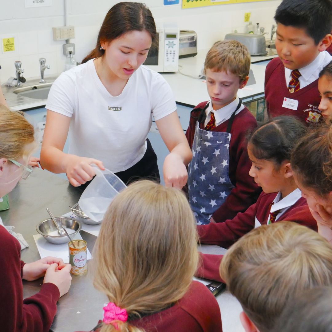 LancasterGirls's tweet photo. Year 5 students from The Cathedral Primary School came into our school last Thursday for a lovely afternoon of bread making! Thank you to Year 13 student ambassador Sophie for being an excellent baking instructor, and to all of our brilliant young bakers. https://t.co/HBYwq4W1j5