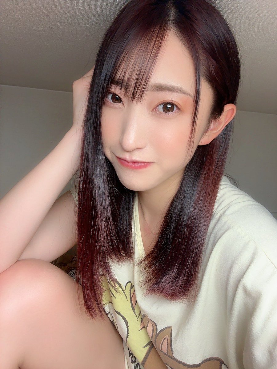 erik_you's tweet photo. 今日で28歳になりました❤️
カウントダウンは家族と
誕生日はじゅりさんと過ごしてます❤️
幸せです❤️❤️❤️ https://t.co/foSDnjENy6