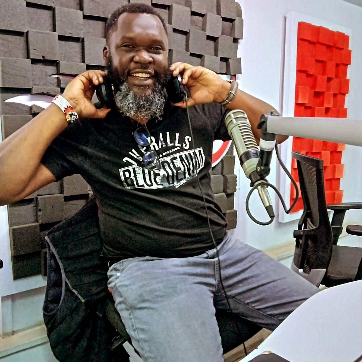 iamnickodhiambo's tweet photo. Your ride home is good vibes and great jams.. @Hot_96Kenya
Shoutouts loading.. Where are you tuned in from?
#HotDrive https://t.co/HN4yj2pVYI