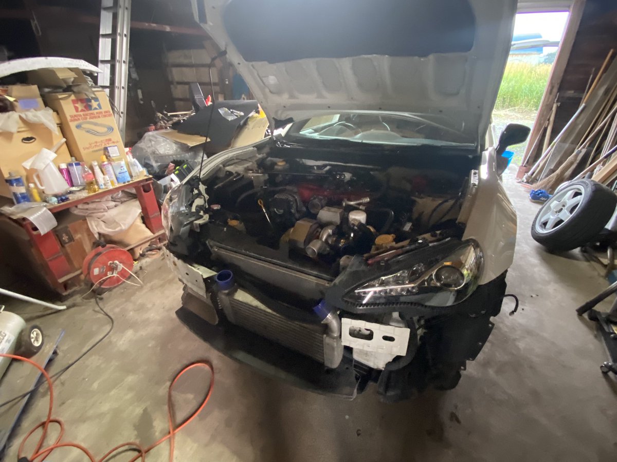 車検前の整備
車調のショック交換(錆びてて回らんこと)
プラグ交換(水平対向わや……)
リヤパット交換(これ一番楽)
わや時間かかったし
なぜか過給圧掛かりが悪くなる……(多分どっか外れてる)今日は北海道暑かったしそう言うことにしよか……
#zn6 #toyota86 #車検って嫌だよね