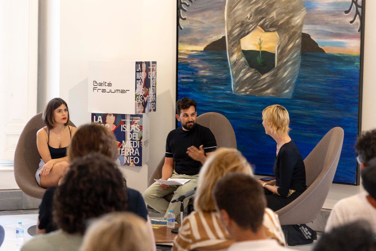 mardemusicasct's tweet photo. 🏝️ Las Islas del Mediterráneo son fuente de inspiración. #LaMardeLetras nos regaló en su primera actividad un debate entre @PatriciaAlmarce (Menorca) y @carlanyman_ (Mallorca), con el periodista @manuelmadrid_lv

Una actividad patrocinada por @belta_frajumar. https://t.co/pGGOX1QUTh