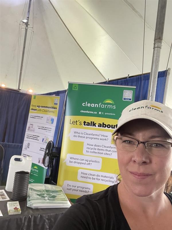 Cleanfarms's tweet photo. Cleanfarms' Tammy will be at
@AgInMotion in the FCC Pavilion at booth AG55 until Thursday, July 18 โ make sure to stop by! She can't wait to connect with farmers and people in the industry to talk about opportunities to recycle #agplastics in Canada. #Cleanfarms #AIM24 https://t.co/rTLGaVc0aM