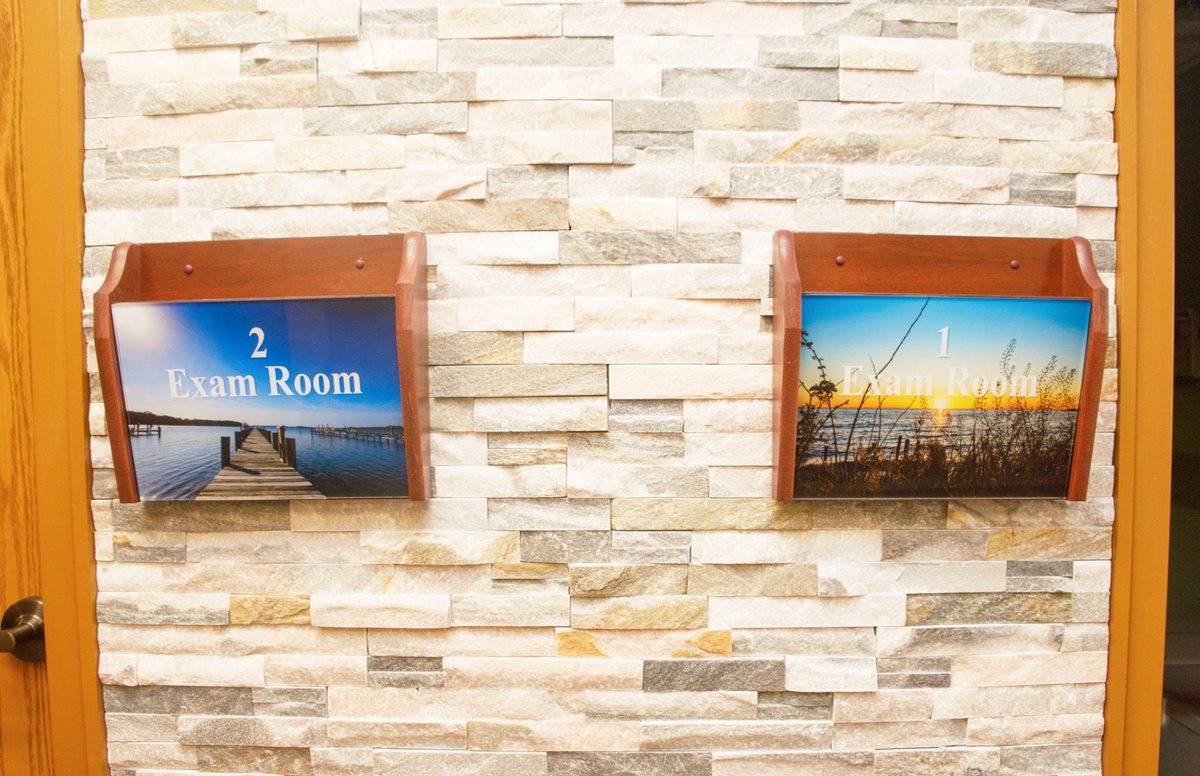 UMUrgentCare's tweet image. In our new Pasadena center, you may notice the beautiful murals and exam room signage, as we used photos of local areas in the Anne Arundel County region. 

#umurgentcare #pasadena #stayinglocal #community