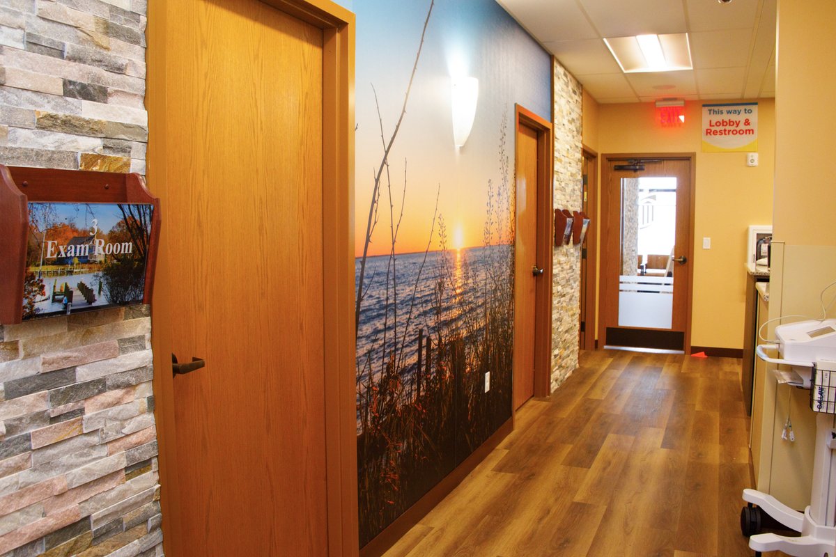 UMUrgentCare's tweet image. In our new Pasadena center, you may notice the beautiful murals and exam room signage, as we used photos of local areas in the Anne Arundel County region. 

#umurgentcare #pasadena #stayinglocal #community