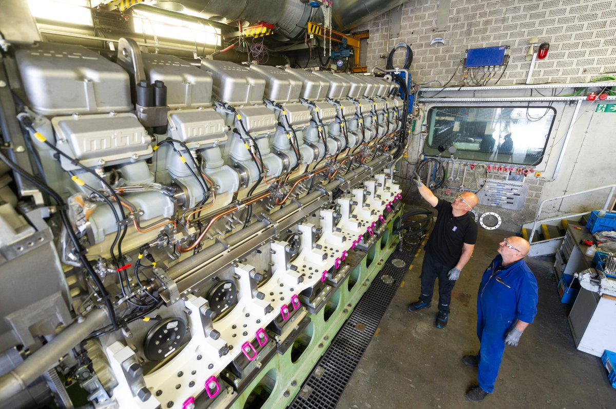 RollsRoyce's tweet image. Our mtu 20V8000 propulsion engines and 12V4000 on-board marine gensets will power three multipurpose frigates for the Polish Navy and are due to be launched on the first ship in 2026 

ow.ly/GlQ750SCfca 

#governmental #frigate #powertoprotect