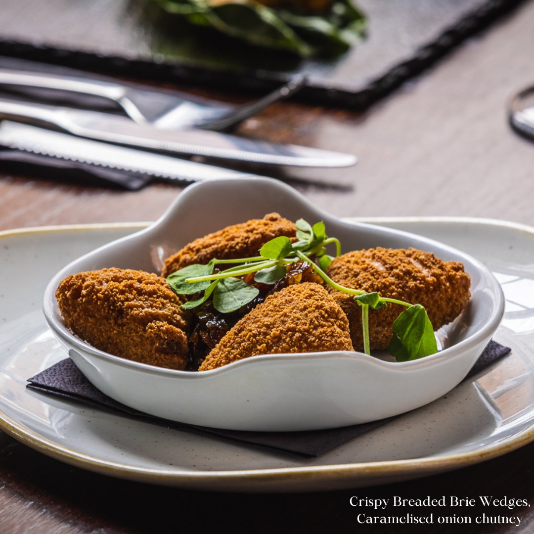 PiedInn's tweet photo. Our Lunch Set Menu's starters:
Honey & Mustard Glazed Chipolatas, Beetroot Falafel or Crispy Breaded Brie Wedges.
What will you pick?
#Chester #ChesterPub #ResturantInChester #TraditionalPub #LunchMenu #FoodieFaves #FoodieLife #TastyStarters #FoodieFinds https://t.co/k9jYdU24Xc