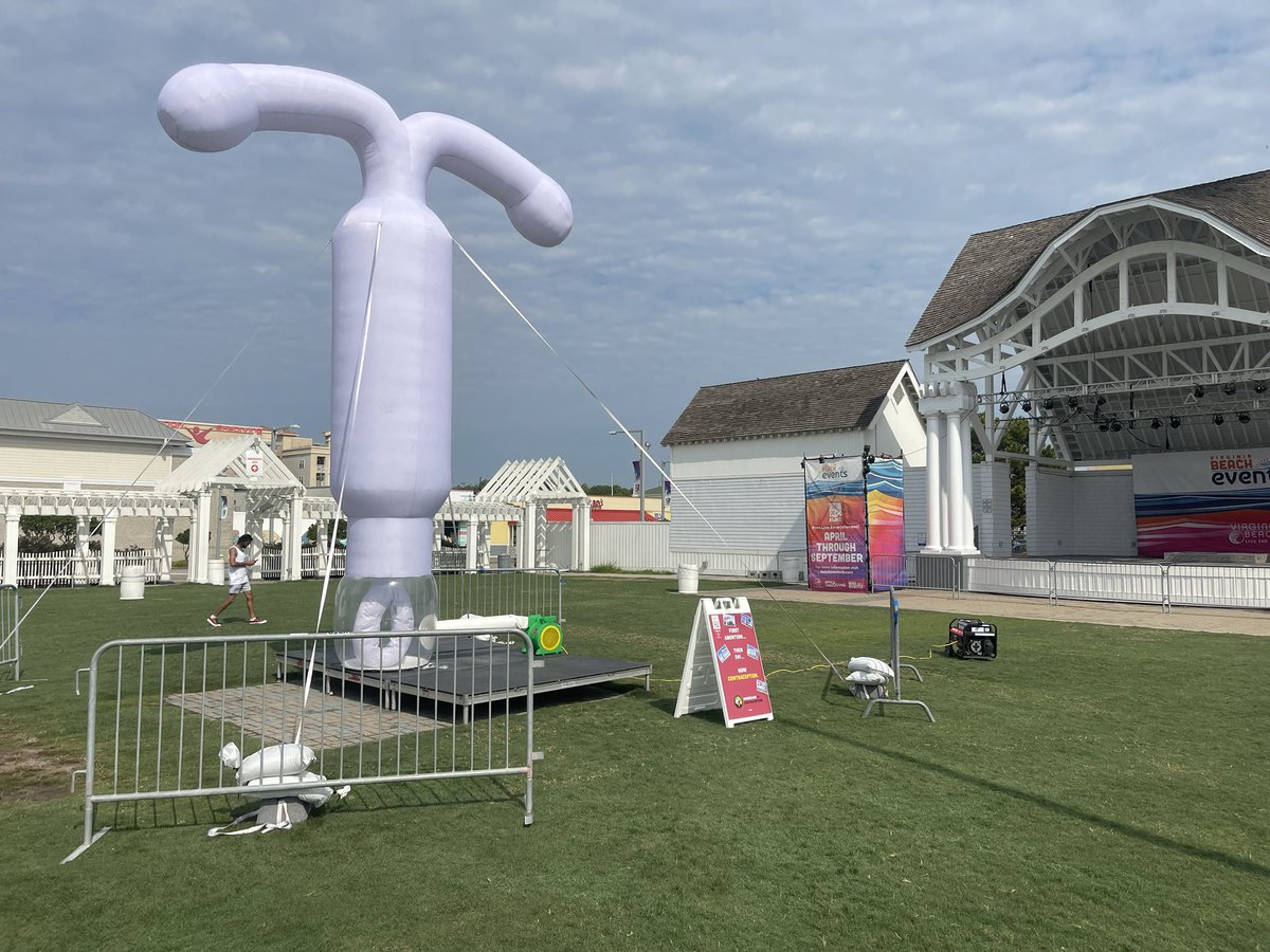 HawkDiesel1906's tweet photo. Itโs great to be in VA Beach to see โFreedaโ in person. Thanks to @AFContraception for their robust campaign to educate Americans about the ongoing threats to Birth Control access in the United States. 90% of Americans support access to Contraception. #ProtectProtection https://t.co/ryP9wDLyxi