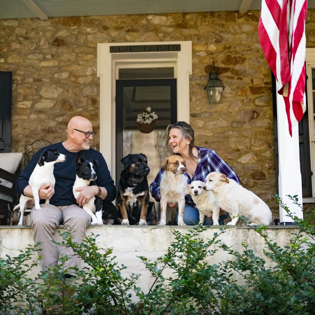 RescueSoco's tweet photo. OMG!
It’s hard to contain your excitement when you adopt a SoCo dog! Check out this SoCo-dominated pack living the dream! We LOVE our alumni updates.
Pictured above: Annie, Bella, Chloe, Dexter, Eggsy &amp; Finnley w/ their humans.
#rescuedogsofinstagram #adoptdontshop https://t.co/U1zACILe3q