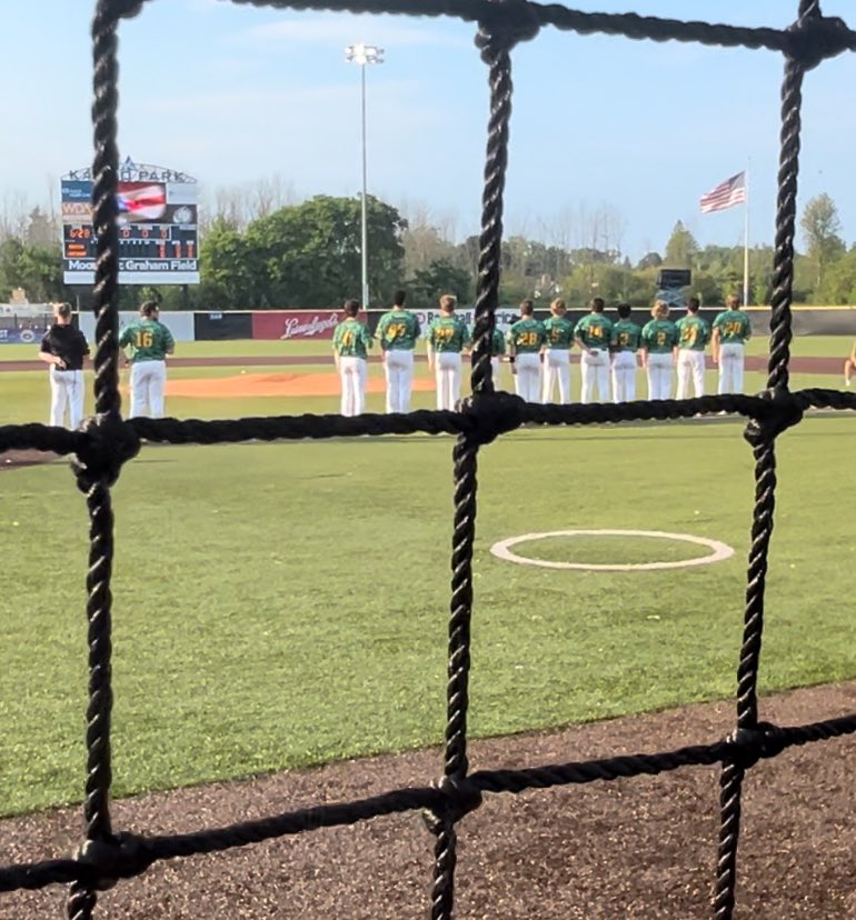 PKnowski's tweet photo. Thanks @LS_Chinooks for asking Shannon to sing the National Anthem again! Always enjoy the games &amp; venue! https://t.co/yMNi77aub3